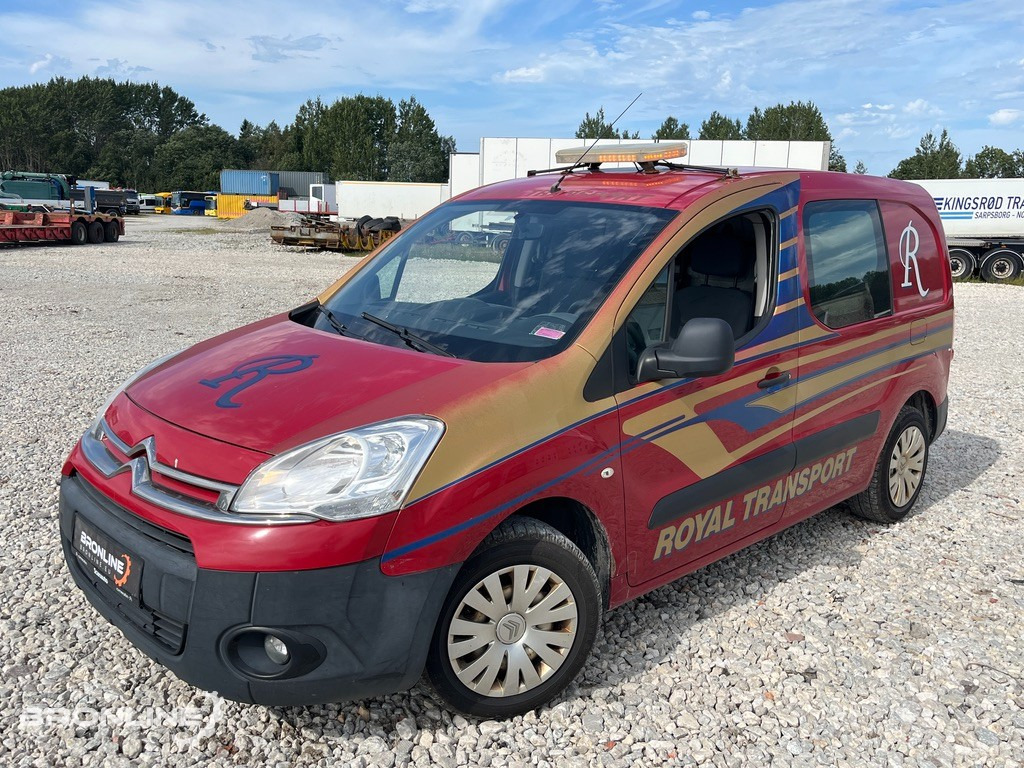 2015 Citroën Berlingo 1.6 84kW - Henkilöauto: kuva  2015 Citroën Berlingo 1.6 84kW - Henkilöauto 2015 Citroën Berlingo 1.6 84kW - Henkilöauto: kuva  2015 Citroën Berlingo 1.6 84kW - Henkilöauto
