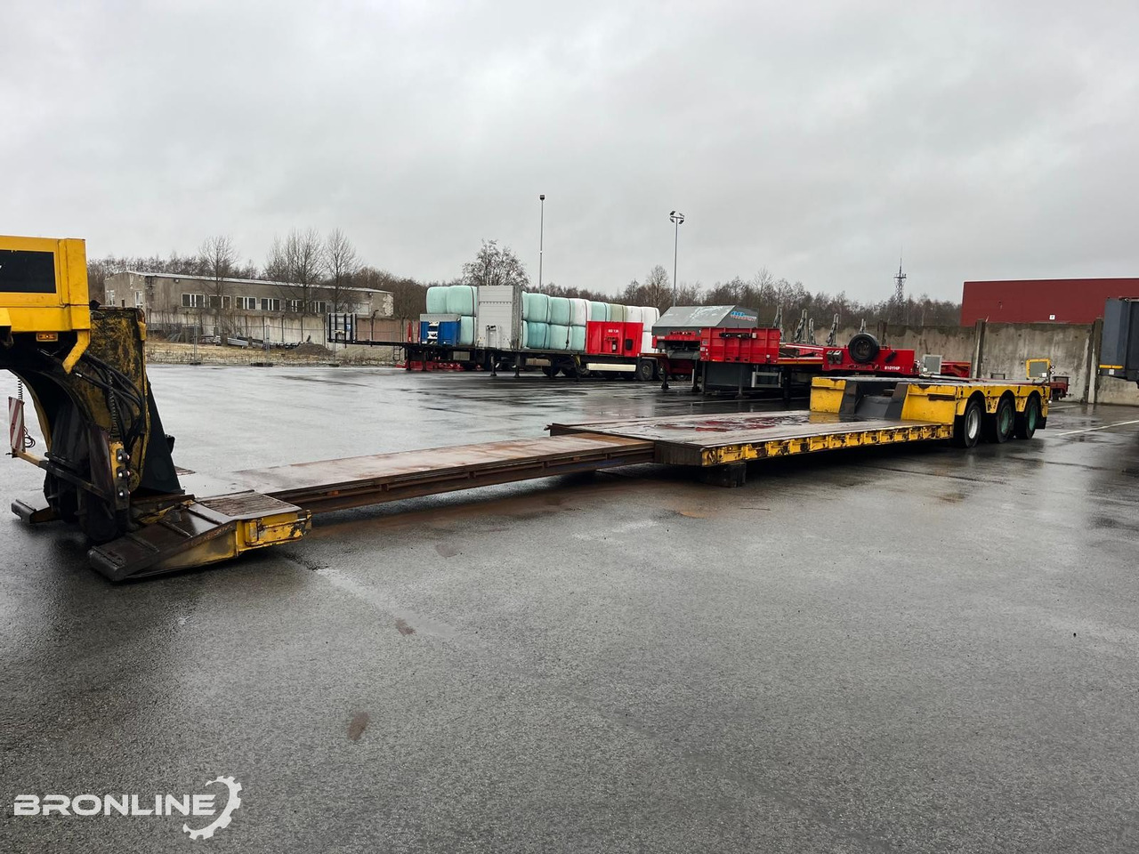 Faymonville STBZ-3VA Low-Bed 3-axle Trailer - Kuljetin puoliperävaunu: kuva Faymonville STBZ-3VA Low-Bed 3-axle Trailer - Kuljetin puoliperävaunu Faymonville STBZ-3VA Low-Bed 3-axle Trailer - Kuljetin puoliperävaunu: kuva Faymonville STBZ-3VA Low-Bed 3-axle Trailer - Kuljetin puoliperävaunu