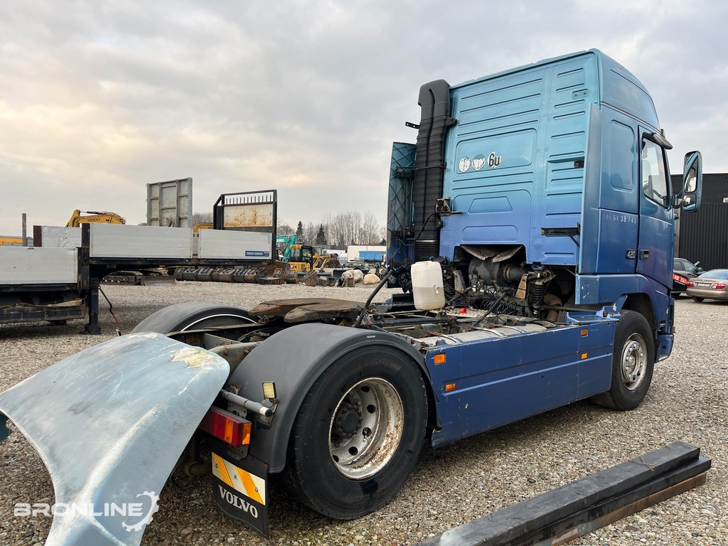 1997 Volvo FH12L 4x2 Tractor unit - Vetopöytäauto: kuva 1997 Volvo FH12L 4x2 Tractor unit - Vetopöytäauto 1997 Volvo FH12L 4x2 Tractor unit - Vetopöytäauto: kuva 1997 Volvo FH12L 4x2 Tractor unit - Vetopöytäauto