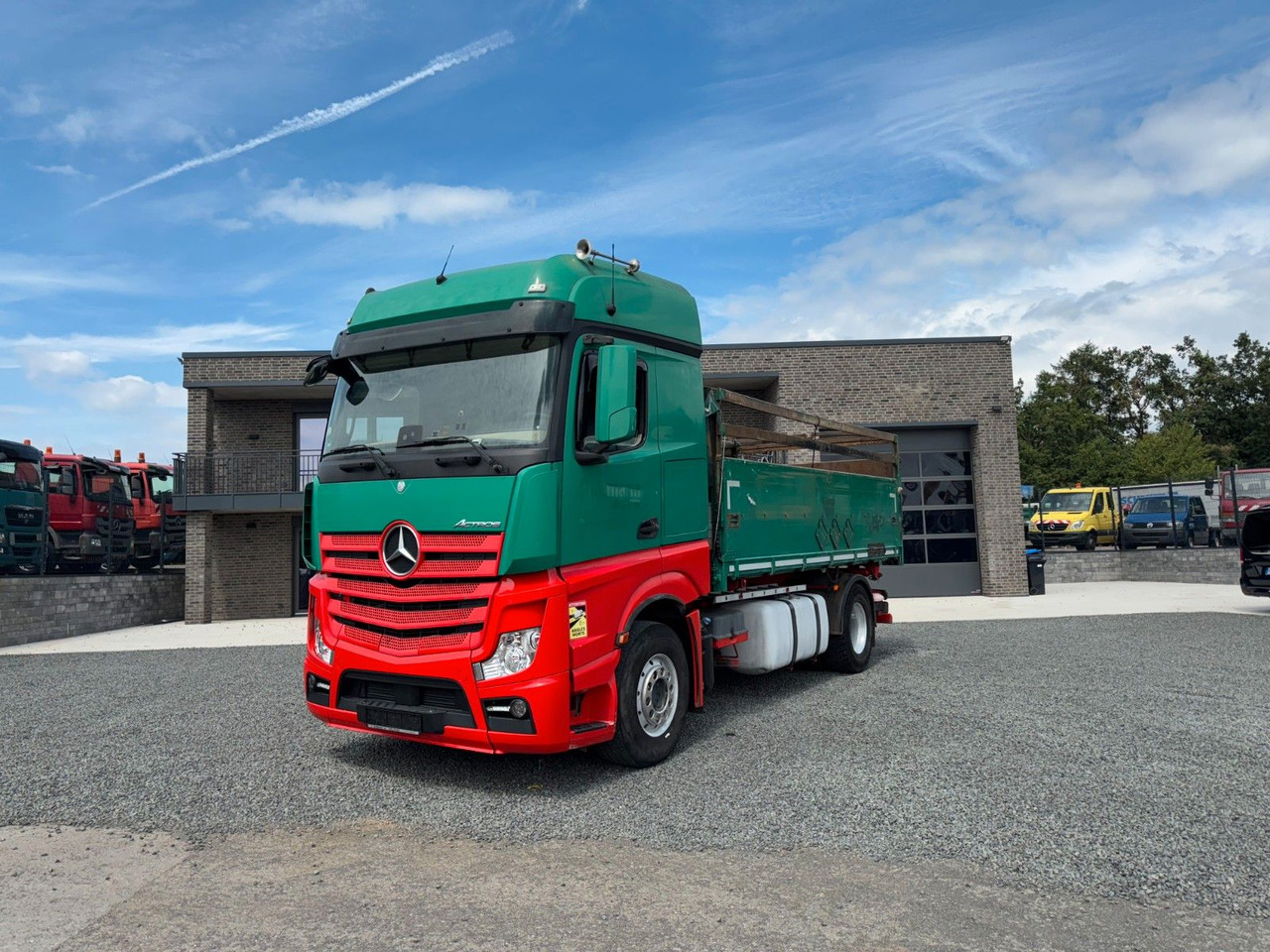 Mercedes-Benz Actros 1842 Kipper Dreiseitenkipper - Kippiauto kuorma-auto: kuva Mercedes-Benz Actros 1842 Kipper Dreiseitenkipper - Kippiauto kuorma-auto Mercedes-Benz Actros 1842 Kipper Dreiseitenkipper - Kippiauto kuorma-auto: kuva Mercedes-Benz Actros 1842 Kipper Dreiseitenkipper - Kippiauto kuorma-auto