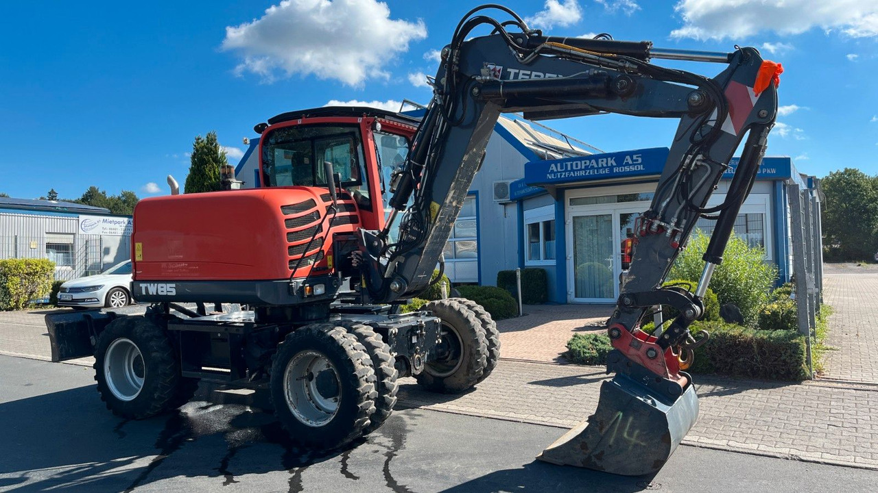 Schaeff TeRex TW85 Mobilbagger 8600 Kg Verstellausleger - Pyöräalustainen kaivinkone: kuva Schaeff TeRex TW85 Mobilbagger 8600 Kg Verstellausleger - Pyöräalustainen kaivinkone Schaeff TeRex TW85 Mobilbagger 8600 Kg Verstellausleger - Pyöräalustainen kaivinkone: kuva Schaeff TeRex TW85 Mobilbagger 8600 Kg Verstellausleger - Pyöräalustainen kaivinkone