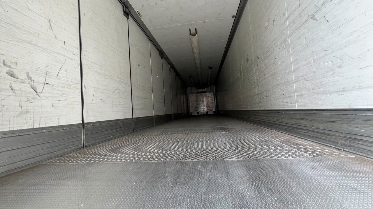Schmitz Cargobull SKO 24 Kühlkoffer SAF Carrier Faltwand - Refrigeraattori puoliperävaunu: kuva Schmitz Cargobull SKO 24 Kühlkoffer SAF Carrier Faltwand - Refrigeraattori puoliperävaunu Schmitz Cargobull SKO 24 Kühlkoffer SAF Carrier Faltwand - Refrigeraattori puoliperävaunu: kuva Schmitz Cargobull SKO 24 Kühlkoffer SAF Carrier Faltwand - Refrigeraattori puoliperävaunu