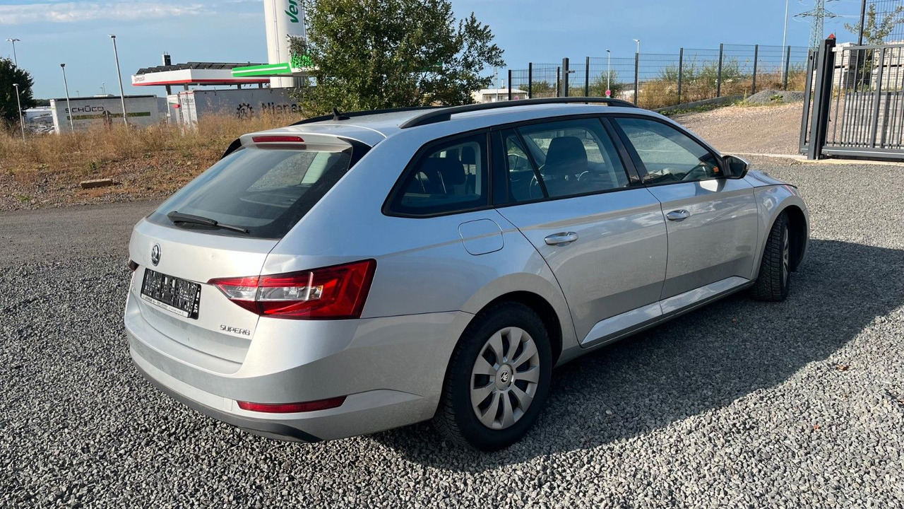 Skoda Superb Combi Active - Farmari: kuva Skoda Superb Combi Active - Farmari Skoda Superb Combi Active - Farmari: kuva Skoda Superb Combi Active - Farmari