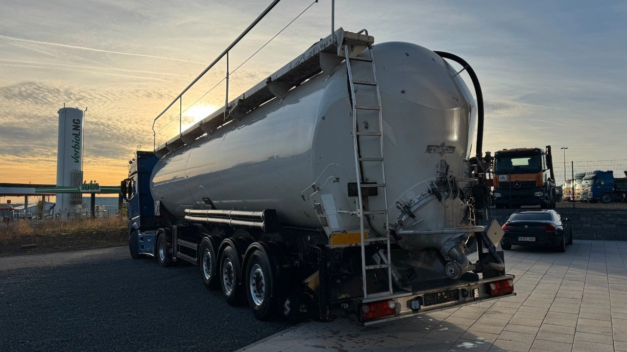 Spitzer SK 2760 CAL GGVS 60m³ Kippsilo - Bulk-säiliöperävaunu: kuva Spitzer SK 2760 CAL GGVS 60m³ Kippsilo - Bulk-säiliöperävaunu Spitzer SK 2760 CAL GGVS 60m³ Kippsilo - Bulk-säiliöperävaunu: kuva Spitzer SK 2760 CAL GGVS 60m³ Kippsilo - Bulk-säiliöperävaunu