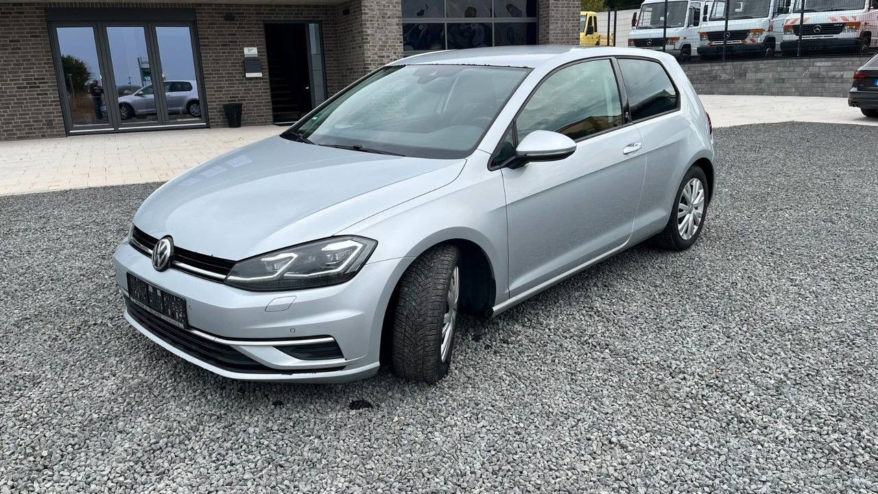 Volkswagen Golf VII Lim. Sound Start-Stopp - Henkilöauto: kuva Volkswagen Golf VII Lim. Sound Start-Stopp - Henkilöauto Volkswagen Golf VII Lim. Sound Start-Stopp - Henkilöauto: kuva Volkswagen Golf VII Lim. Sound Start-Stopp - Henkilöauto