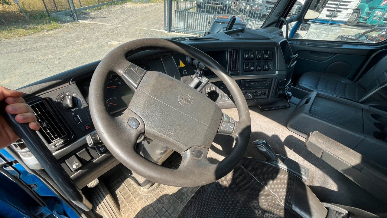 Nostovarsi-vaihtolavakuorma kuorma-auto Volvo FM 500 Absetzkipper Retarder VDL Volvo FM 500 Absetzkipper Retarder VDL: kuva Nostovarsi-vaihtolavakuorma kuorma-auto Volvo FM 500 Absetzkipper Retarder VDL Volvo FM 500 Absetzkipper Retarder VDL