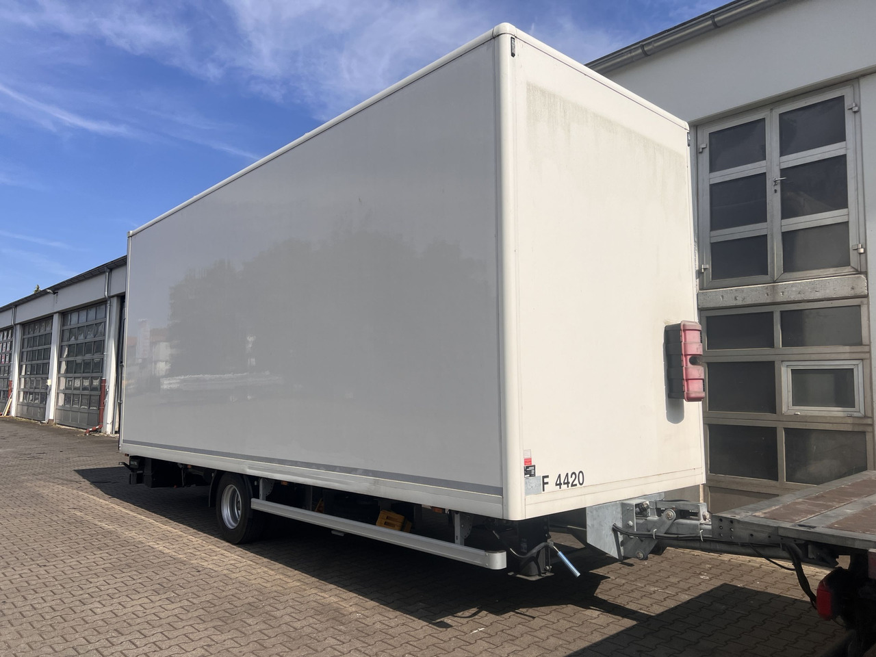 Ackermann Z-KA-F10.5/7,5 1 Achs Kofferanhänger mit Ladebordwand 10,5 t GG - Umpikori perävaunu: kuva Ackermann Z-KA-F10.5/7,5 1 Achs Kofferanhänger mit Ladebordwand 10,5 t GG - Umpikori perävaunu Ackermann Z-KA-F10.5/7,5 1 Achs Kofferanhänger mit Ladebordwand 10,5 t GG - Umpikori perävaunu: kuva Ackermann Z-KA-F10.5/7,5 1 Achs Kofferanhänger mit Ladebordwand 10,5 t GG - Umpikori perävaunu