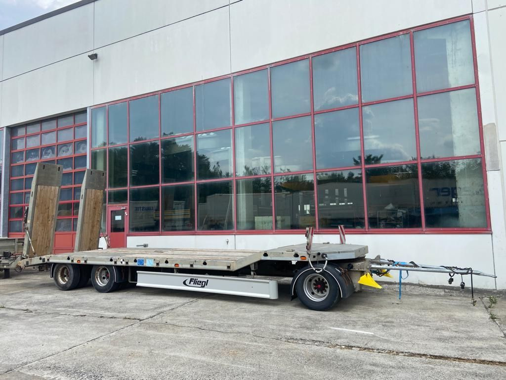 Fliegl DTS 300 3 Achs Tiefladeranhänger - Apuvaunu perävaunu: kuva Fliegl DTS 300 3 Achs Tiefladeranhänger - Apuvaunu perävaunu Fliegl DTS 300 3 Achs Tiefladeranhänger - Apuvaunu perävaunu: kuva Fliegl DTS 300 3 Achs Tiefladeranhänger - Apuvaunu perävaunu