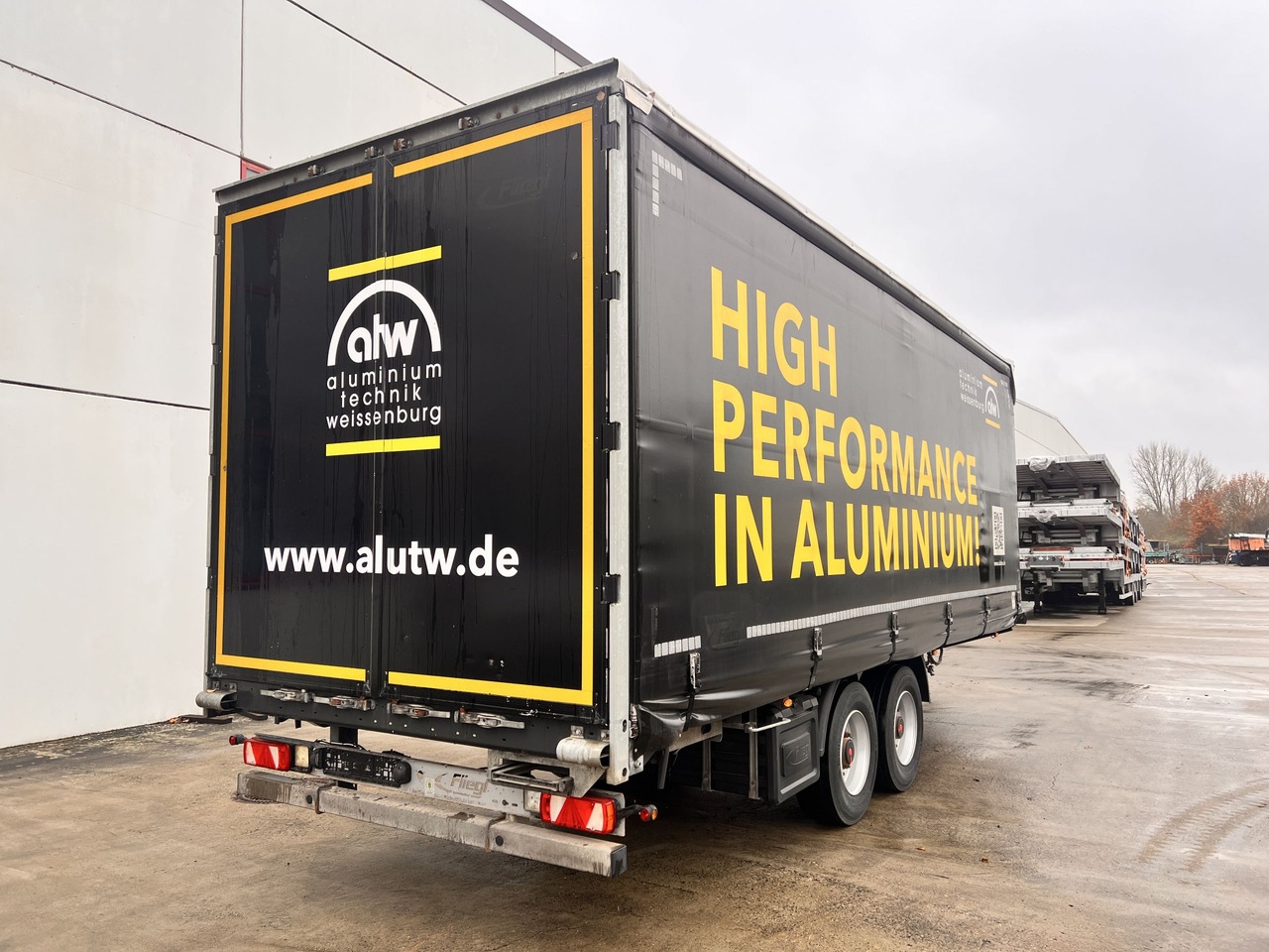 Fliegl TPS135 13,5 t Tandemplanenanhänger, neuwertig - Pressukapelliperävaunu: kuva Fliegl TPS135 13,5 t Tandemplanenanhänger, neuwertig - Pressukapelliperävaunu Fliegl TPS135 13,5 t Tandemplanenanhänger, neuwertig - Pressukapelliperävaunu: kuva Fliegl TPS135 13,5 t Tandemplanenanhänger, neuwertig - Pressukapelliperävaunu