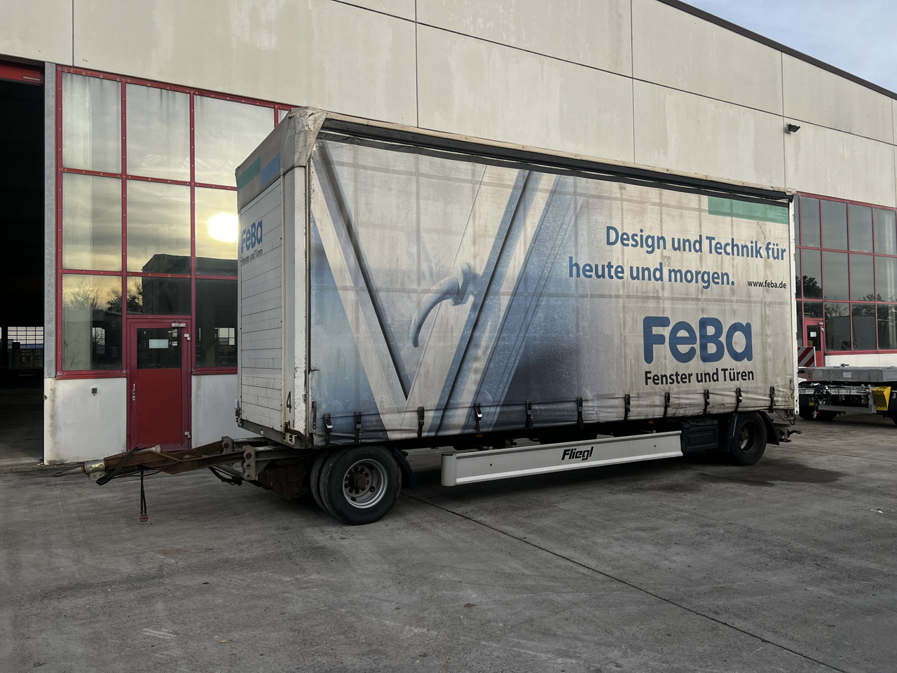 Fliegl ZPS180 2 Achs Jumbo-Planenanhänger - Pressukapelliperävaunu: kuva Fliegl ZPS180 2 Achs Jumbo-Planenanhänger - Pressukapelliperävaunu Fliegl ZPS180 2 Achs Jumbo-Planenanhänger - Pressukapelliperävaunu: kuva Fliegl ZPS180 2 Achs Jumbo-Planenanhänger - Pressukapelliperävaunu