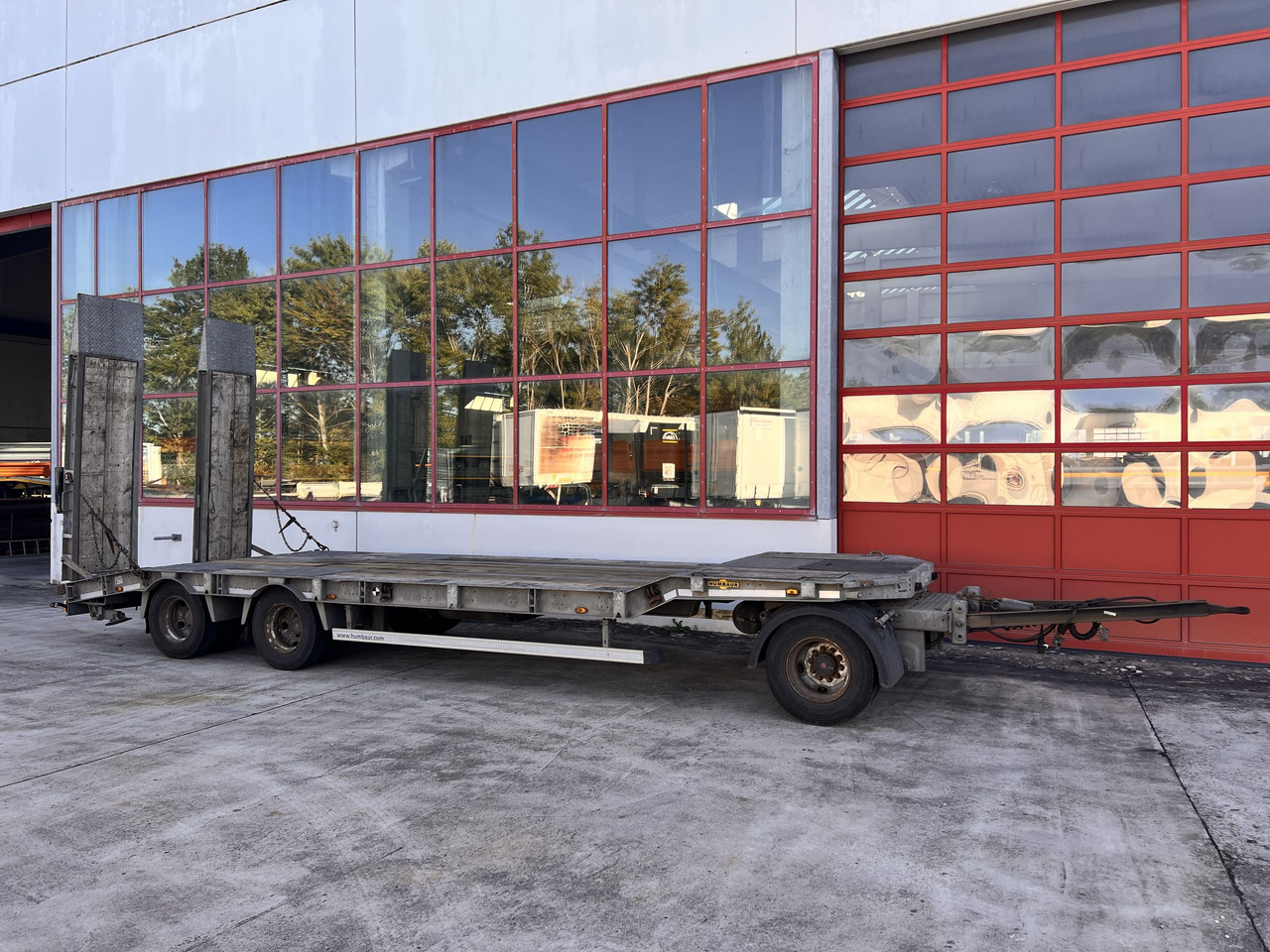 Humbaur HTD 30 3 Achs Tiefladeranhänger, verzinkt - Apuvaunu perävaunu: kuva Humbaur HTD 30 3 Achs Tiefladeranhänger, verzinkt - Apuvaunu perävaunu Humbaur HTD 30 3 Achs Tiefladeranhänger, verzinkt - Apuvaunu perävaunu: kuva Humbaur HTD 30 3 Achs Tiefladeranhänger, verzinkt - Apuvaunu perävaunu