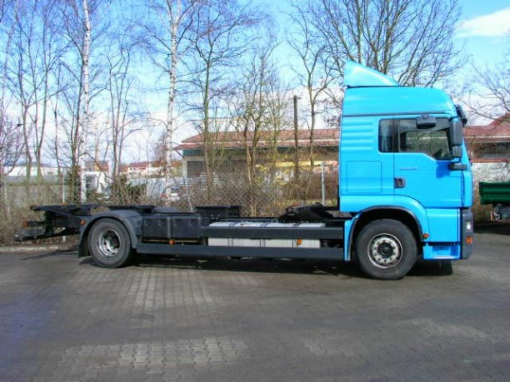 MAN TGA 02 18.410 TGA2 Achs BDF- LKW - Konttialus/ Vaihtokuormatilat kuorma-auto: kuva MAN TGA 02 18.410 TGA2 Achs BDF- LKW - Konttialus/ Vaihtokuormatilat kuorma-auto MAN TGA 02 18.410 TGA2 Achs BDF- LKW - Konttialus/ Vaihtokuormatilat kuorma-auto: kuva MAN TGA 02 18.410 TGA2 Achs BDF- LKW - Konttialus/ Vaihtokuormatilat kuorma-auto