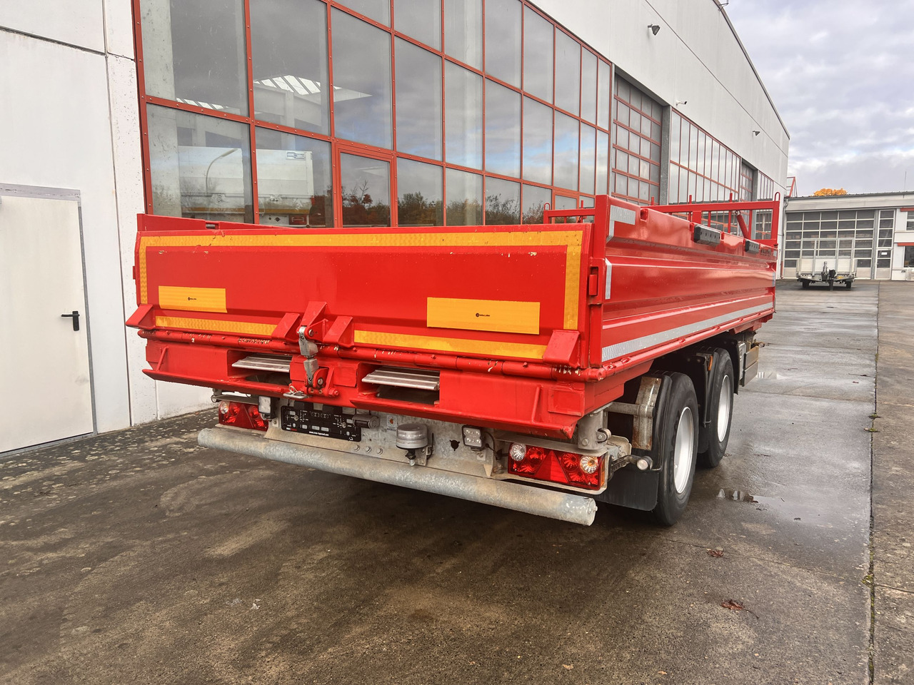 Meiller MZDAL  18 t Tandemkipper Tieflader Schotter- Klappe, neuwertig - Kippiauto perävaunu: kuva Meiller MZDAL  18 t Tandemkipper Tieflader Schotter- Klappe, neuwertig - Kippiauto perävaunu Meiller MZDAL  18 t Tandemkipper Tieflader Schotter- Klappe, neuwertig - Kippiauto perävaunu: kuva Meiller MZDAL  18 t Tandemkipper Tieflader Schotter- Klappe, neuwertig - Kippiauto perävaunu