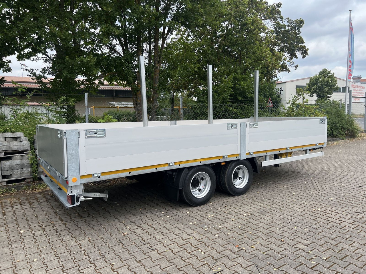 Möslein 14,4 t Tandem- Pritschenanhänger- Tieflader - Lavaperävaunu: kuva Möslein 14,4 t Tandem- Pritschenanhänger- Tieflader - Lavaperävaunu Möslein 14,4 t Tandem- Pritschenanhänger- Tieflader - Lavaperävaunu: kuva Möslein 14,4 t Tandem- Pritschenanhänger- Tieflader - Lavaperävaunu