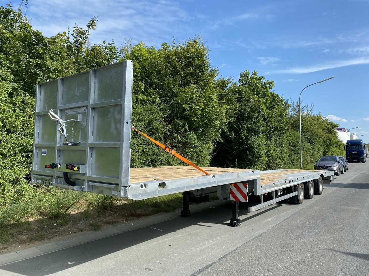 Möslein 3 Achs Satteltieflader Plato 45 t GGfür Fertigt - Apuvaunu puoliperävaunu: kuva Möslein 3 Achs Satteltieflader Plato 45 t GGfür Fertigt - Apuvaunu puoliperävaunu Möslein 3 Achs Satteltieflader Plato 45 t GGfür Fertigt - Apuvaunu puoliperävaunu: kuva Möslein 3 Achs Satteltieflader Plato 45 t GGfür Fertigt - Apuvaunu puoliperävaunu