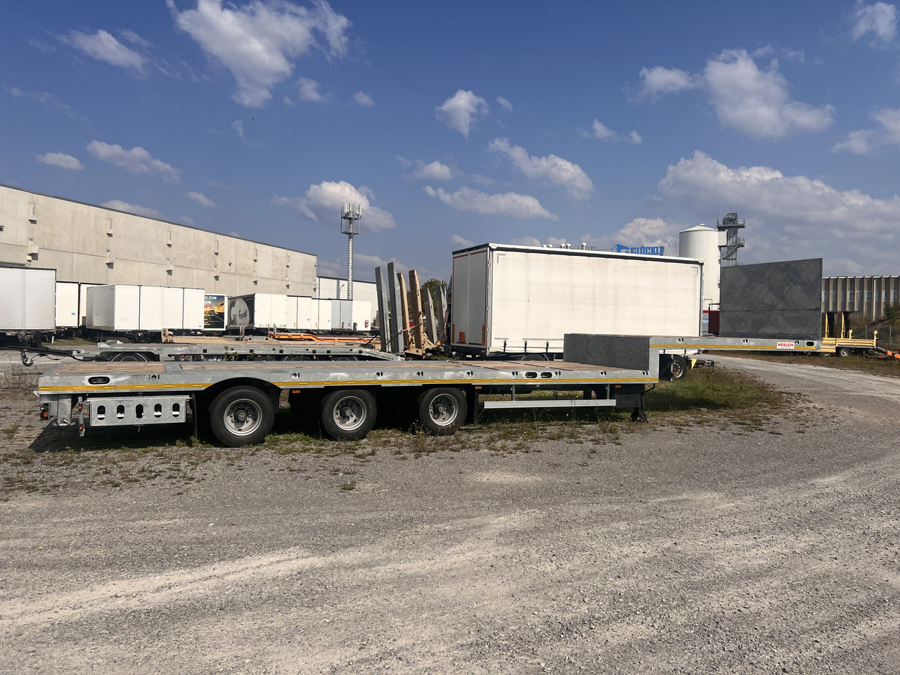 Möslein ST 3 Plato 8,7 3 Achs Satteltieflader Plato 45 t GGfür Fertigteile, Baumaschinen - Apuvaunu puoliperävaunu: kuva Möslein ST 3 Plato 8,7 3 Achs Satteltieflader Plato 45 t GGfür Fertigteile, Baumaschinen - Apuvaunu puoliperävaunu Möslein ST 3 Plato 8,7 3 Achs Satteltieflader Plato 45 t GGfür Fertigteile, Baumaschinen - Apuvaunu puoliperävaunu: kuva Möslein ST 3 Plato 8,7 3 Achs Satteltieflader Plato 45 t GGfür Fertigteile, Baumaschinen - Apuvaunu puoliperävaunu