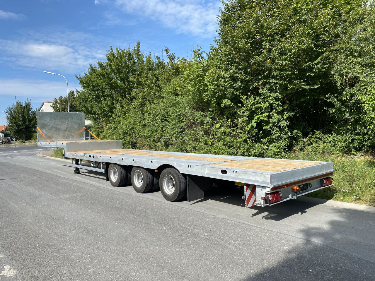 Möslein ST 3-Plato 9,4 3 Achs Satteltieflader Plato 45 t GGfür Fertigteile, Baumaschinen oder Container - Lavapuoliperävaunu: kuva Möslein ST 3-Plato 9,4 3 Achs Satteltieflader Plato 45 t GGfür Fertigteile, Baumaschinen oder Container - Lavapuoliperävaunu Möslein ST 3-Plato 9,4 3 Achs Satteltieflader Plato 45 t GGfür Fertigteile, Baumaschinen oder Container - Lavapuoliperävaunu: kuva Möslein ST 3-Plato 9,4 3 Achs Satteltieflader Plato 45 t GGfür Fertigteile, Baumaschinen oder Container - Lavapuoliperävaunu