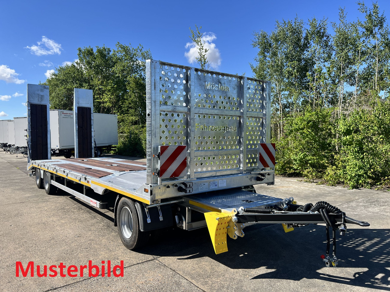 Möslein T 3-8,20 P VB H1 3 Achs Tieflader mit gerader Ladefläche 8,10 m, Neufahrzeug - Apuvaunu perävaunu: kuva Möslein T 3-8,20 P VB H1 3 Achs Tieflader mit gerader Ladefläche 8,10 m, Neufahrzeug - Apuvaunu perävaunu Möslein T 3-8,20 P VB H1 3 Achs Tieflader mit gerader Ladefläche 8,10 m, Neufahrzeug - Apuvaunu perävaunu: kuva Möslein T 3-8,20 P VB H1 3 Achs Tieflader mit gerader Ladefläche 8,10 m, Neufahrzeug - Apuvaunu perävaunu