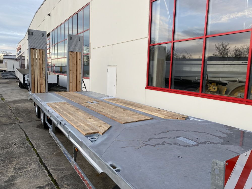 Möslein T 3-9,20 F Blatt 3 Achs Tieflader mit gerader Ladefläche 9 m, Neufahrzeug - Apuvaunu perävaunu: kuva Möslein T 3-9,20 F Blatt 3 Achs Tieflader mit gerader Ladefläche 9 m, Neufahrzeug - Apuvaunu perävaunu Möslein T 3-9,20 F Blatt 3 Achs Tieflader mit gerader Ladefläche 9 m, Neufahrzeug - Apuvaunu perävaunu: kuva Möslein T 3-9,20 F Blatt 3 Achs Tieflader mit gerader Ladefläche 9 m, Neufahrzeug - Apuvaunu perävaunu
