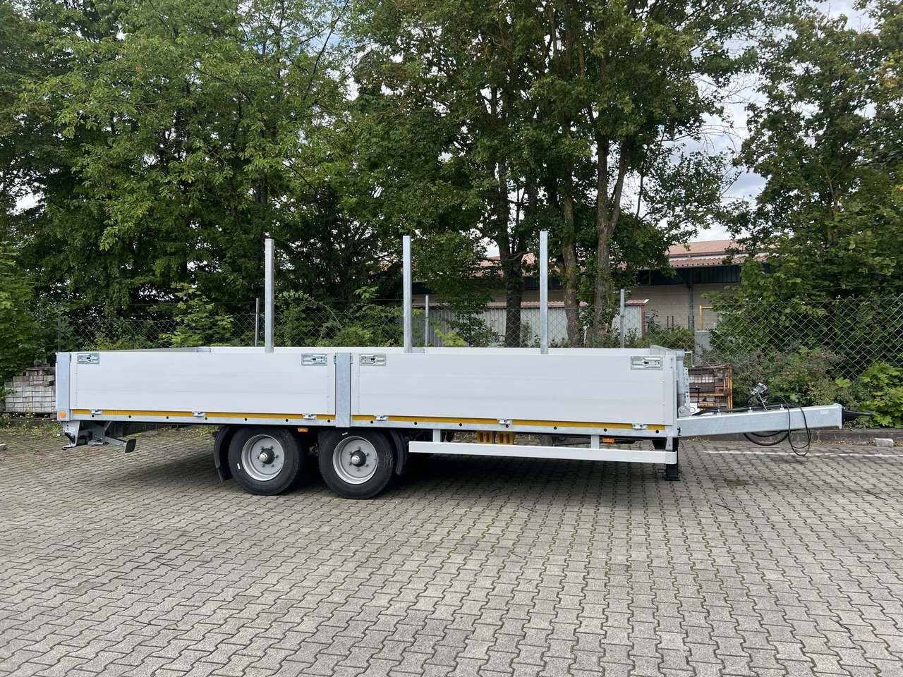 Möslein THT 11- G 6,2 Tandem Pritsche- Tieflader mit Rungentaschen - Lavaperävaunu: kuva Möslein THT 11- G 6,2 Tandem Pritsche- Tieflader mit Rungentaschen - Lavaperävaunu Möslein THT 11- G 6,2 Tandem Pritsche- Tieflader mit Rungentaschen - Lavaperävaunu: kuva Möslein THT 11- G 6,2 Tandem Pritsche- Tieflader mit Rungentaschen - Lavaperävaunu