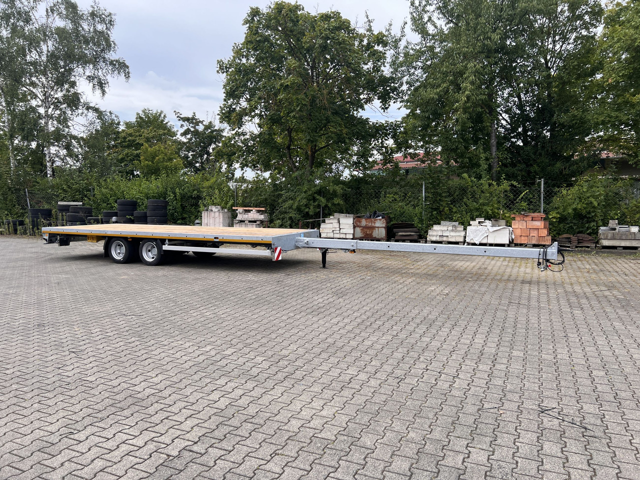 Möslein THT 14-G 7,20 ausziehbar 13,9 t Tandemanhänger- Tieflader, ausziehbar - Lavaperävaunu: kuva Möslein THT 14-G 7,20 ausziehbar 13,9 t Tandemanhänger- Tieflader, ausziehbar - Lavaperävaunu Möslein THT 14-G 7,20 ausziehbar 13,9 t Tandemanhänger- Tieflader, ausziehbar - Lavaperävaunu: kuva Möslein THT 14-G 7,20 ausziehbar 13,9 t Tandemanhänger- Tieflader, ausziehbar - Lavaperävaunu