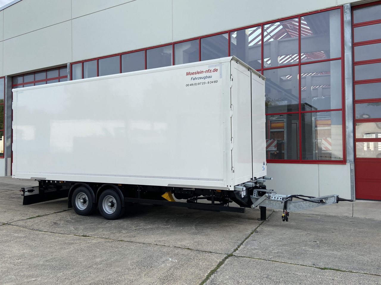 Möslein TKO 105 D 7m weiß Tandem- Koffer, Durchladbar, -- Neufahrzeug -- - Umpikori perävaunu: kuva Möslein TKO 105 D 7m weiß Tandem- Koffer, Durchladbar, -- Neufahrzeug -- - Umpikori perävaunu Möslein TKO 105 D 7m weiß Tandem- Koffer, Durchladbar, -- Neufahrzeug -- - Umpikori perävaunu: kuva Möslein TKO 105 D 7m weiß Tandem- Koffer, Durchladbar, -- Neufahrzeug -- - Umpikori perävaunu