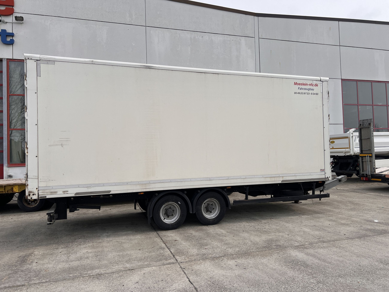 Möslein TKO 105 D Schwebheim Tandemkoffer Durchladbar - Umpikori perävaunu: kuva Möslein TKO 105 D Schwebheim Tandemkoffer Durchladbar - Umpikori perävaunu Möslein TKO 105 D Schwebheim Tandemkoffer Durchladbar - Umpikori perävaunu: kuva Möslein TKO 105 D Schwebheim Tandemkoffer Durchladbar - Umpikori perävaunu