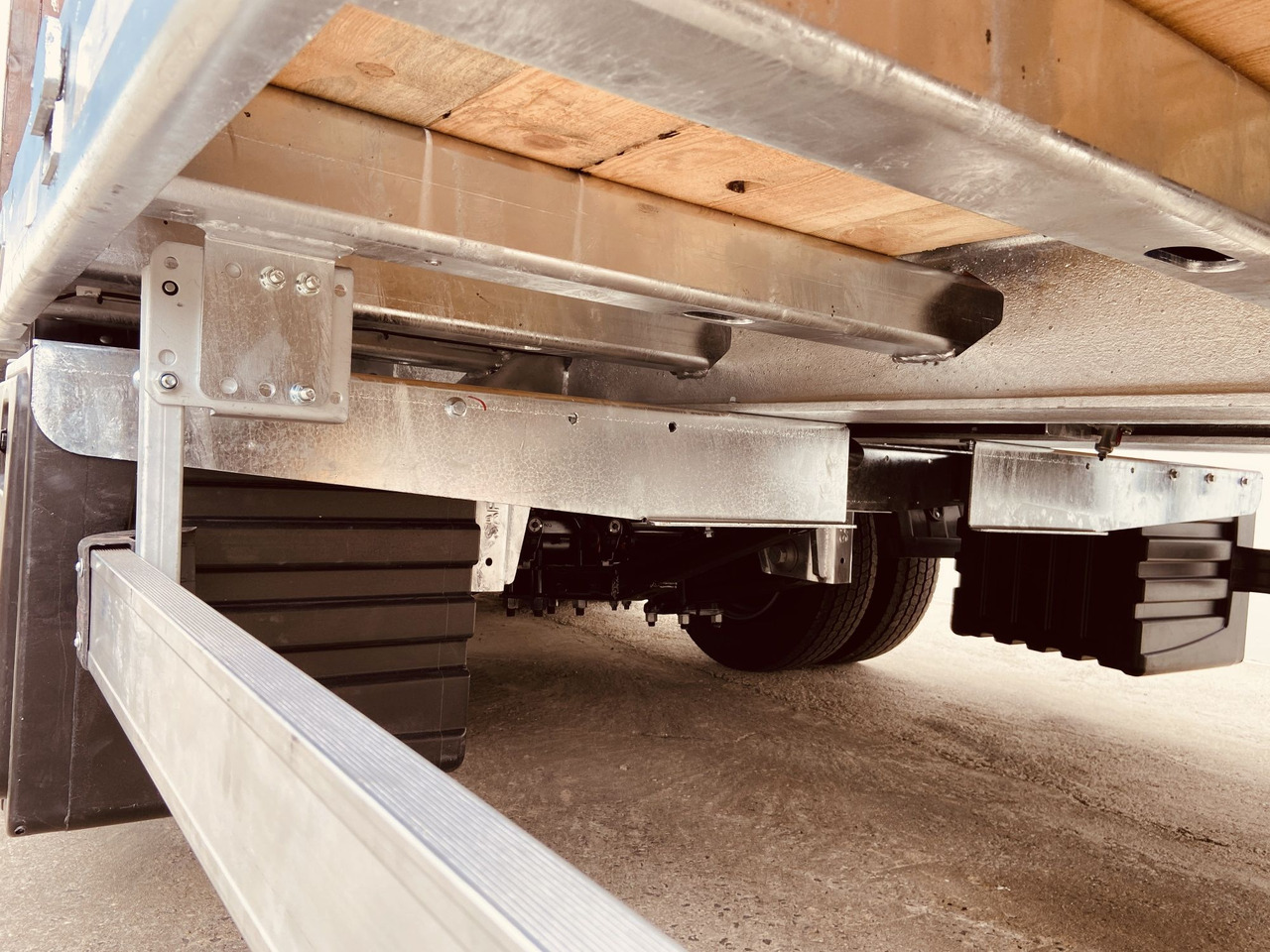 Möslein TT 32 Zugrohr gerade 34 t GG Tridem- Tieflader 3 Achs, gelenktNeufahrzeug - Apuvaunu perävaunu: kuva Möslein TT 32 Zugrohr gerade 34 t GG Tridem- Tieflader 3 Achs, gelenktNeufahrzeug - Apuvaunu perävaunu Möslein TT 32 Zugrohr gerade 34 t GG Tridem- Tieflader 3 Achs, gelenktNeufahrzeug - Apuvaunu perävaunu: kuva Möslein TT 32 Zugrohr gerade 34 t GG Tridem- Tieflader 3 Achs, gelenktNeufahrzeug - Apuvaunu perävaunu