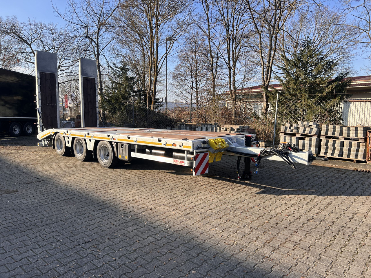 Möslein TT 34 Zugrohr Gerade 34 t GG Tridem- Tieflader 3 Achs, gelenktNeufahrzeug - Apuvaunu perävaunu: kuva Möslein TT 34 Zugrohr Gerade 34 t GG Tridem- Tieflader 3 Achs, gelenktNeufahrzeug - Apuvaunu perävaunu Möslein TT 34 Zugrohr Gerade 34 t GG Tridem- Tieflader 3 Achs, gelenktNeufahrzeug - Apuvaunu perävaunu: kuva Möslein TT 34 Zugrohr Gerade 34 t GG Tridem- Tieflader 3 Achs, gelenktNeufahrzeug - Apuvaunu perävaunu