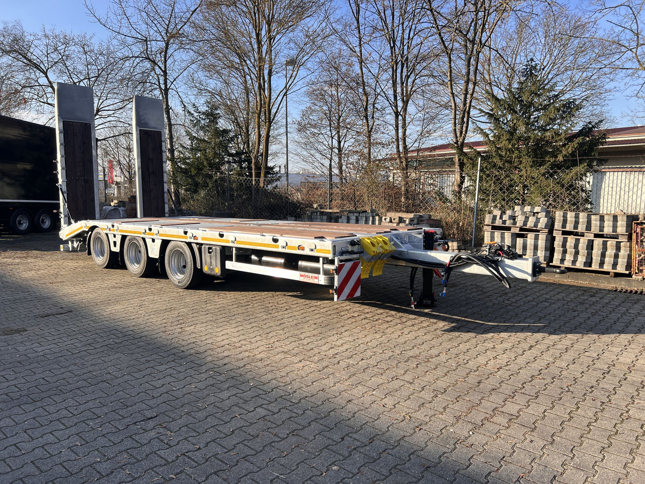 Möslein TT 34 Zugrohr Gerade 34 t GG Tridem- Tieflader 3 Achs, gelenktNeufahrzeug - Apuvaunu perävaunu: kuva Möslein TT 34 Zugrohr Gerade 34 t GG Tridem- Tieflader 3 Achs, gelenktNeufahrzeug - Apuvaunu perävaunu Möslein TT 34 Zugrohr Gerade 34 t GG Tridem- Tieflader 3 Achs, gelenktNeufahrzeug - Apuvaunu perävaunu: kuva Möslein TT 34 Zugrohr Gerade 34 t GG Tridem- Tieflader 3 Achs, gelenktNeufahrzeug - Apuvaunu perävaunu
