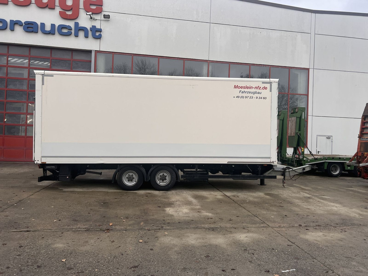 Möslein Tandem Koffer mit Ladebordwand 1,5 t + Durchlad - Umpikori perävaunu: kuva Möslein Tandem Koffer mit Ladebordwand 1,5 t + Durchlad - Umpikori perävaunu Möslein Tandem Koffer mit Ladebordwand 1,5 t + Durchlad - Umpikori perävaunu: kuva Möslein Tandem Koffer mit Ladebordwand 1,5 t + Durchlad - Umpikori perävaunu