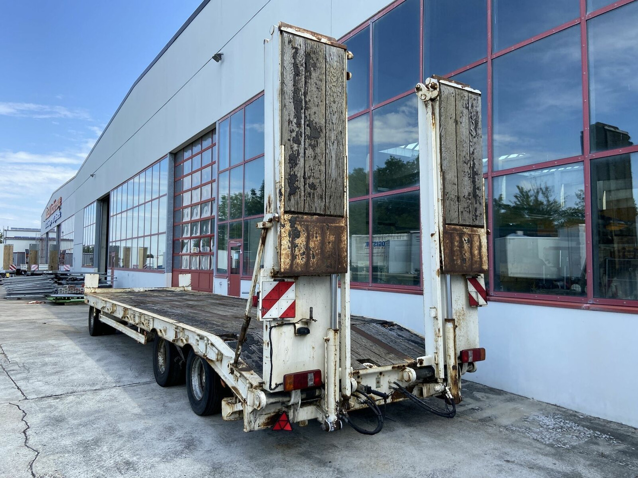 Müller-Mitteltal 3 Achs Tieflader 9,20 m Ladefläche - Apuvaunu perävaunu: kuva Müller-Mitteltal 3 Achs Tieflader 9,20 m Ladefläche - Apuvaunu perävaunu Müller-Mitteltal 3 Achs Tieflader 9,20 m Ladefläche - Apuvaunu perävaunu: kuva Müller-Mitteltal 3 Achs Tieflader 9,20 m Ladefläche - Apuvaunu perävaunu