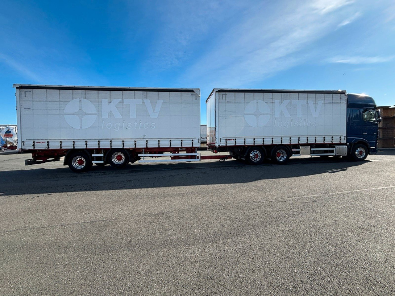 DAF SSC XF 480 Jumbozug + Anh Wecon Staplerhalterung - Pressukapelli kuorma-auto: kuva DAF SSC XF 480 Jumbozug + Anh Wecon Staplerhalterung - Pressukapelli kuorma-auto DAF SSC XF 480 Jumbozug + Anh Wecon Staplerhalterung - Pressukapelli kuorma-auto: kuva DAF SSC XF 480 Jumbozug + Anh Wecon Staplerhalterung - Pressukapelli kuorma-auto