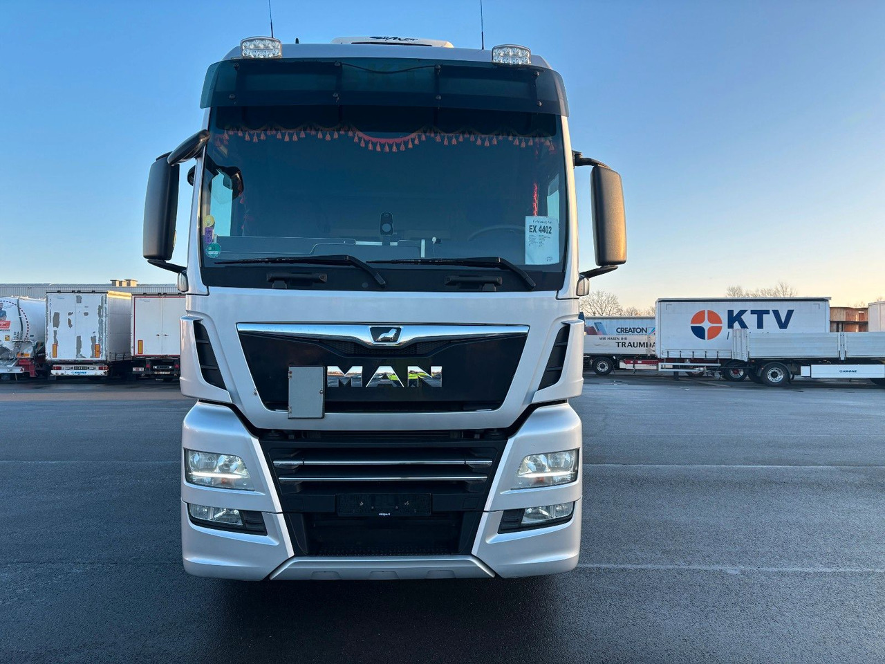 MAN TGX 18.510 XXL Retarder ACC LGS - Vetopöytäauto: kuva MAN TGX 18.510 XXL Retarder ACC LGS - Vetopöytäauto MAN TGX 18.510 XXL Retarder ACC LGS - Vetopöytäauto: kuva MAN TGX 18.510 XXL Retarder ACC LGS - Vetopöytäauto