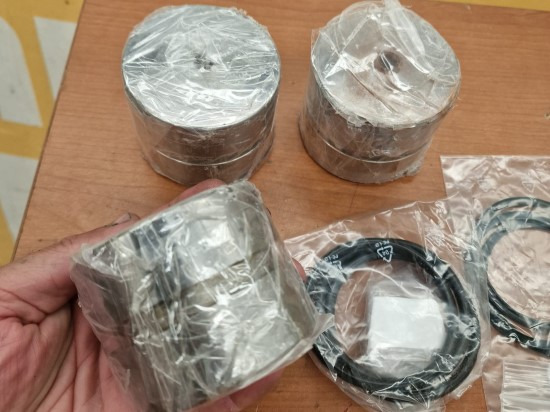CASE 580F, 580G, 580K, 580SK, 580LE, 580SLE, 580SM, 580M, 580 SUPER (PISTONES DE FRENO) - Jarruosat - Rakennuskoneet: kuva CASE 580F, 580G, 580K, 580SK, 580LE, 580SLE, 580SM, 580M, 580 SUPER (PISTONES DE FRENO) - Jarruosat - Rakennuskoneet CASE 580F, 580G, 580K, 580SK, 580LE, 580SLE, 580SM, 580M, 580 SUPER (PISTONES DE FRENO) - Jarruosat - Rakennuskoneet: kuva CASE 580F, 580G, 580K, 580SK, 580LE, 580SLE, 580SM, 580M, 580 SUPER (PISTONES DE FRENO) - Jarruosat - Rakennuskoneet
