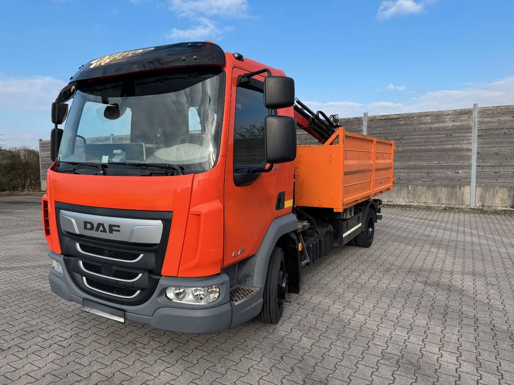 DAF FA LF 180 8t Abrollkipper mit Ladekran - Koukkulava kuorma-auto, Nosturiauto: kuva DAF FA LF 180 8t Abrollkipper mit Ladekran - Koukkulava kuorma-auto, Nosturiauto DAF FA LF 180 8t Abrollkipper mit Ladekran - Koukkulava kuorma-auto, Nosturiauto: kuva DAF FA LF 180 8t Abrollkipper mit Ladekran - Koukkulava kuorma-auto, Nosturiauto