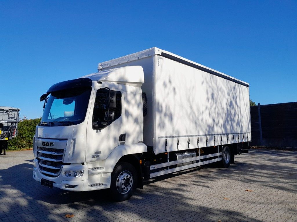 DAF FA XB 290 16t Junge Curtainside Bär LBW - Pressukapelli kuorma-auto: kuva  DAF FA XB 290 16t Junge Curtainside Bär LBW - Pressukapelli kuorma-auto DAF FA XB 290 16t Junge Curtainside Bär LBW - Pressukapelli kuorma-auto: kuva  DAF FA XB 290 16t Junge Curtainside Bär LBW - Pressukapelli kuorma-auto