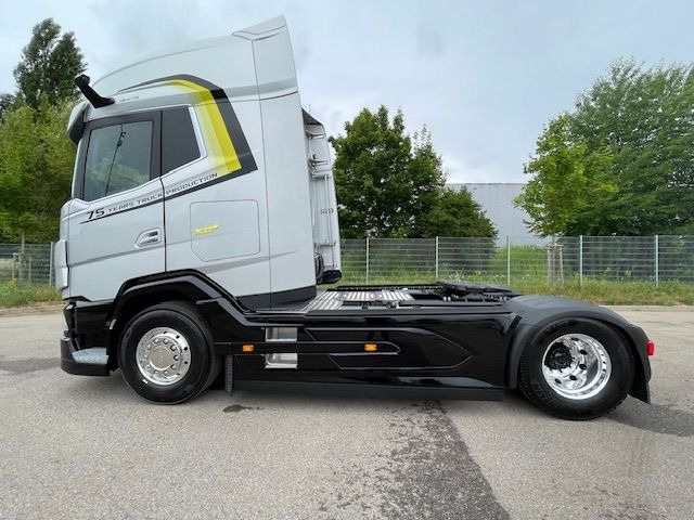DAF XG+ 480 FT 75 Jahre DAF Edition "Limitiert" DAF XG+ 480 FT 75 Jahre DAF Edition - Vetopöytäauto: kuva DAF XG+ 480 FT 75 Jahre DAF Edition "Limitiert" DAF XG+ 480 FT 75 Jahre DAF Edition - Vetopöytäauto DAF XG+ 480 FT 75 Jahre DAF Edition "Limitiert" DAF XG+ 480 FT 75 Jahre DAF Edition - Vetopöytäauto: kuva DAF XG+ 480 FT 75 Jahre DAF Edition "Limitiert" DAF XG+ 480 FT 75 Jahre DAF Edition - Vetopöytäauto