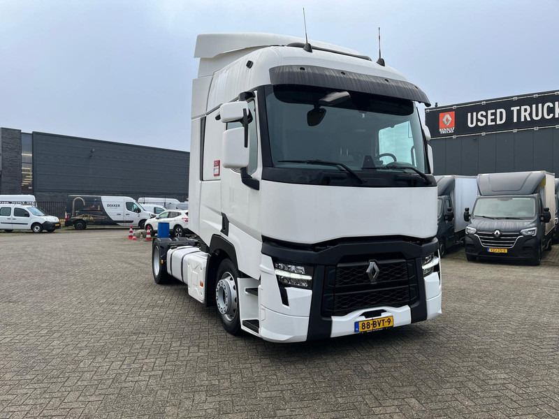 Vetopöytäauto Renault T-13 EVO 480 T4X2 X-LOW SLEEPERCAB: kuva Vetopöytäauto Renault T-13 EVO 480 T4X2 X-LOW SLEEPERCAB