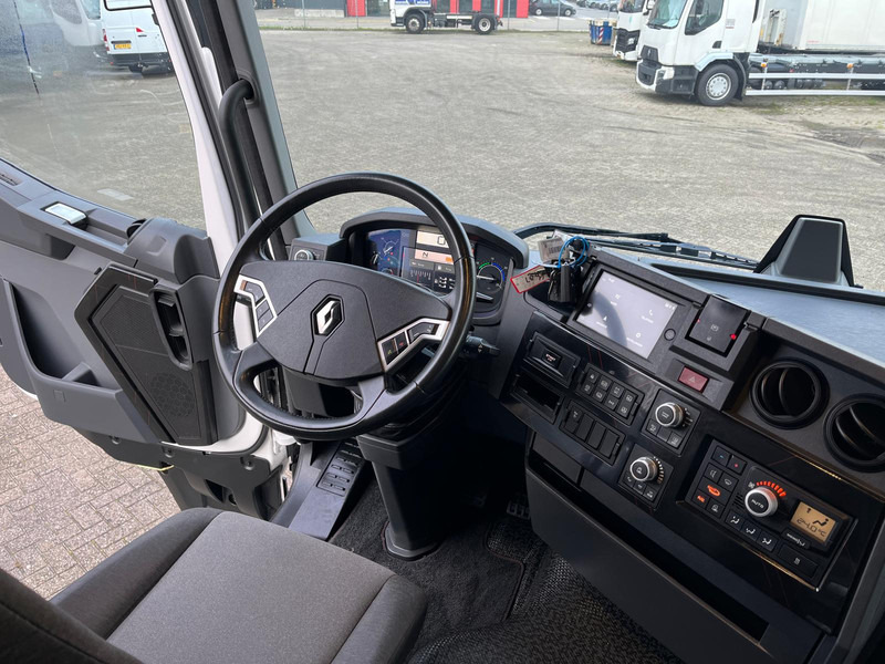 Vetopöytäauto Renault T-13 EVO 480 T4X2 X-LOW SLEEPERCAB: kuva Vetopöytäauto Renault T-13 EVO 480 T4X2 X-LOW SLEEPERCAB