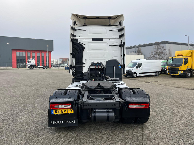 Vetopöytäauto Renault T-13 EVO 480 T4X2 X-LOW SLEEPERCAB: kuva Vetopöytäauto Renault T-13 EVO 480 T4X2 X-LOW SLEEPERCAB