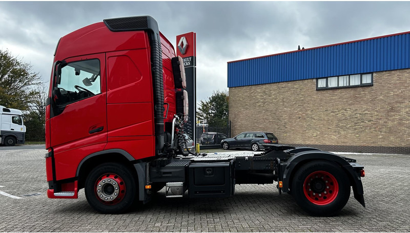 Volvo FH - Vetopöytäauto: kuva Volvo FH - Vetopöytäauto Volvo FH - Vetopöytäauto: kuva Volvo FH - Vetopöytäauto