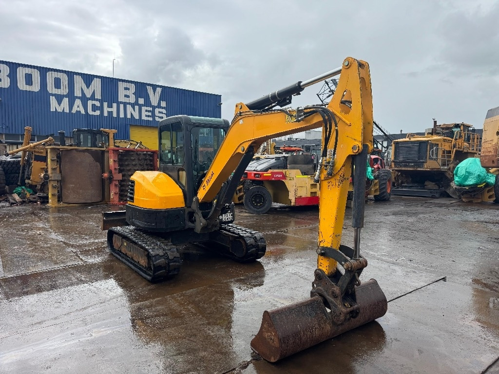 Bobcat E 50 EM - Minikuormaaja: kuva Bobcat E 50 EM - Minikuormaaja Bobcat E 50 EM - Minikuormaaja: kuva Bobcat E 50 EM - Minikuormaaja