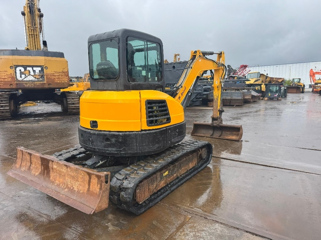 Bobcat E 50 EM - Minikuormaaja: kuva Bobcat E 50 EM - Minikuormaaja Bobcat E 50 EM - Minikuormaaja: kuva Bobcat E 50 EM - Minikuormaaja
