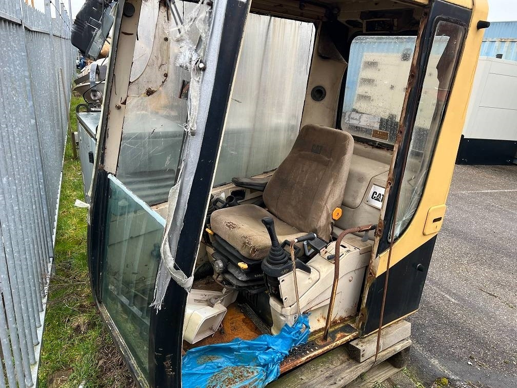 CAT 315 320 325 330 cabin  - Ohjaamo - Rakennuskoneet: kuva CAT 315 320 325 330 cabin  - Ohjaamo - Rakennuskoneet CAT 315 320 325 330 cabin  - Ohjaamo - Rakennuskoneet: kuva CAT 315 320 325 330 cabin  - Ohjaamo - Rakennuskoneet