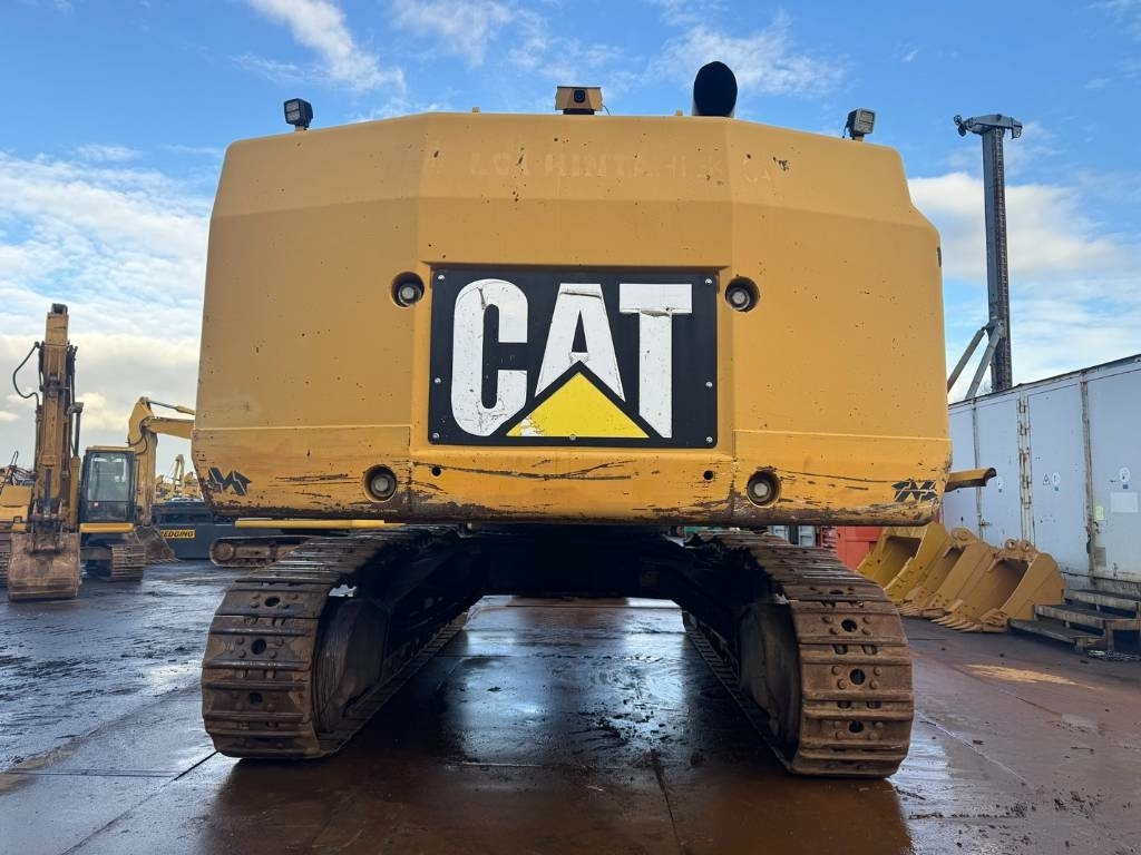 CAT 390 D L ME - Telakaivukone: kuva CAT 390 D L ME - Telakaivukone CAT 390 D L ME - Telakaivukone: kuva CAT 390 D L ME - Telakaivukone