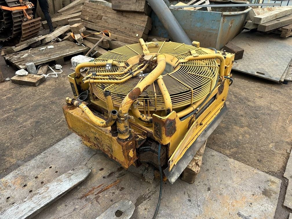 CAT 950g radiator - Jäähdytin - Rakennuskoneet: kuva CAT 950g radiator - Jäähdytin - Rakennuskoneet CAT 950g radiator - Jäähdytin - Rakennuskoneet: kuva CAT 950g radiator - Jäähdytin - Rakennuskoneet
