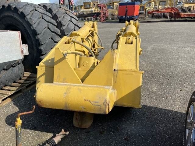 CAT D 8 R Ripper - Repijä - Rakennuskoneet: kuva CAT D 8 R Ripper - Repijä - Rakennuskoneet CAT D 8 R Ripper - Repijä - Rakennuskoneet: kuva CAT D 8 R Ripper - Repijä - Rakennuskoneet