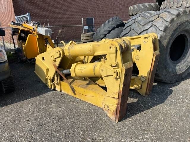 CAT D 8 R Ripper CAT D 8 R Ripper - Repijä - Rakennuskoneet: kuva CAT D 8 R Ripper CAT D 8 R Ripper - Repijä - Rakennuskoneet CAT D 8 R Ripper CAT D 8 R Ripper - Repijä - Rakennuskoneet: kuva CAT D 8 R Ripper CAT D 8 R Ripper - Repijä - Rakennuskoneet