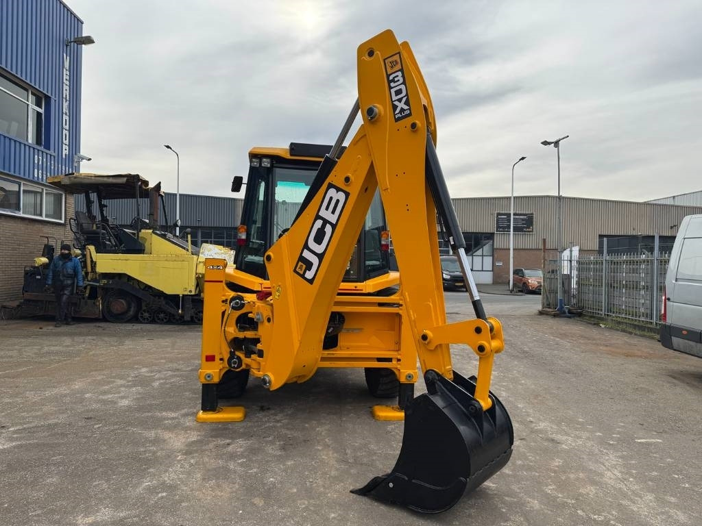 JCB 3 DX 4X4 ( UNUSED ) - Kaivuri-trukki: kuva JCB 3 DX 4X4 ( UNUSED ) - Kaivuri-trukki JCB 3 DX 4X4 ( UNUSED ) - Kaivuri-trukki: kuva JCB 3 DX 4X4 ( UNUSED ) - Kaivuri-trukki
